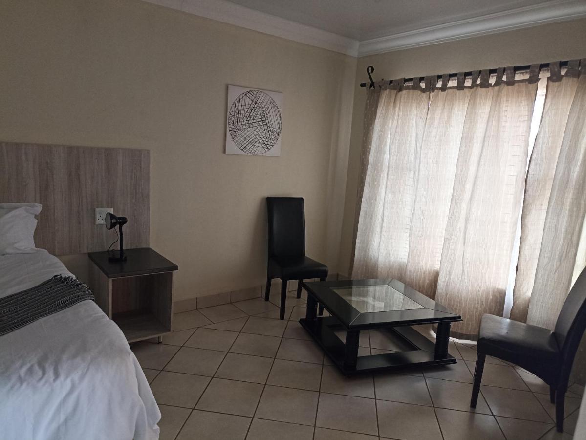 4 Seasons Country Club Hotell Bronkhorstspruit Exteriör bild