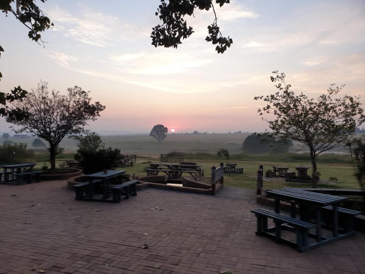 4 Seasons Country Club Hotell Bronkhorstspruit Exteriör bild